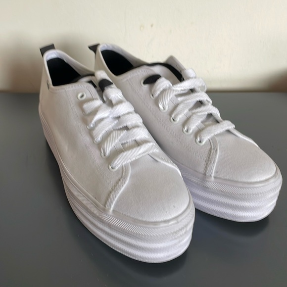 Keds Platform Runners NWOT - Picture 2 of 6